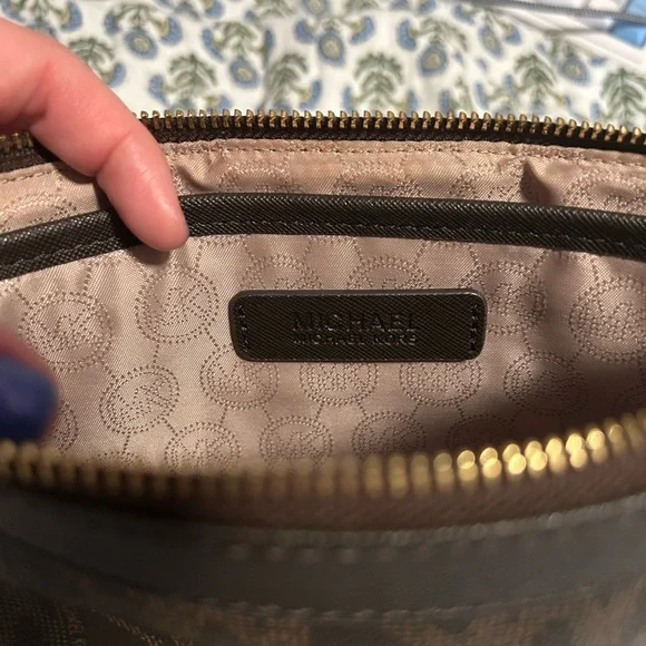 Michael Kors Large Clutch Wristlet - Picture 4 of 12